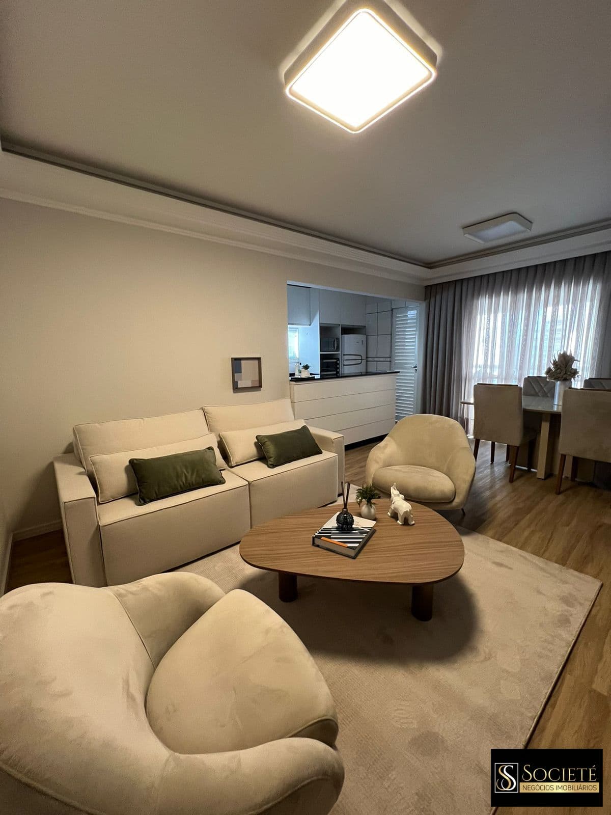 Apartamento à Venda no Edifício Basualdo em Balneário Camboriú SC