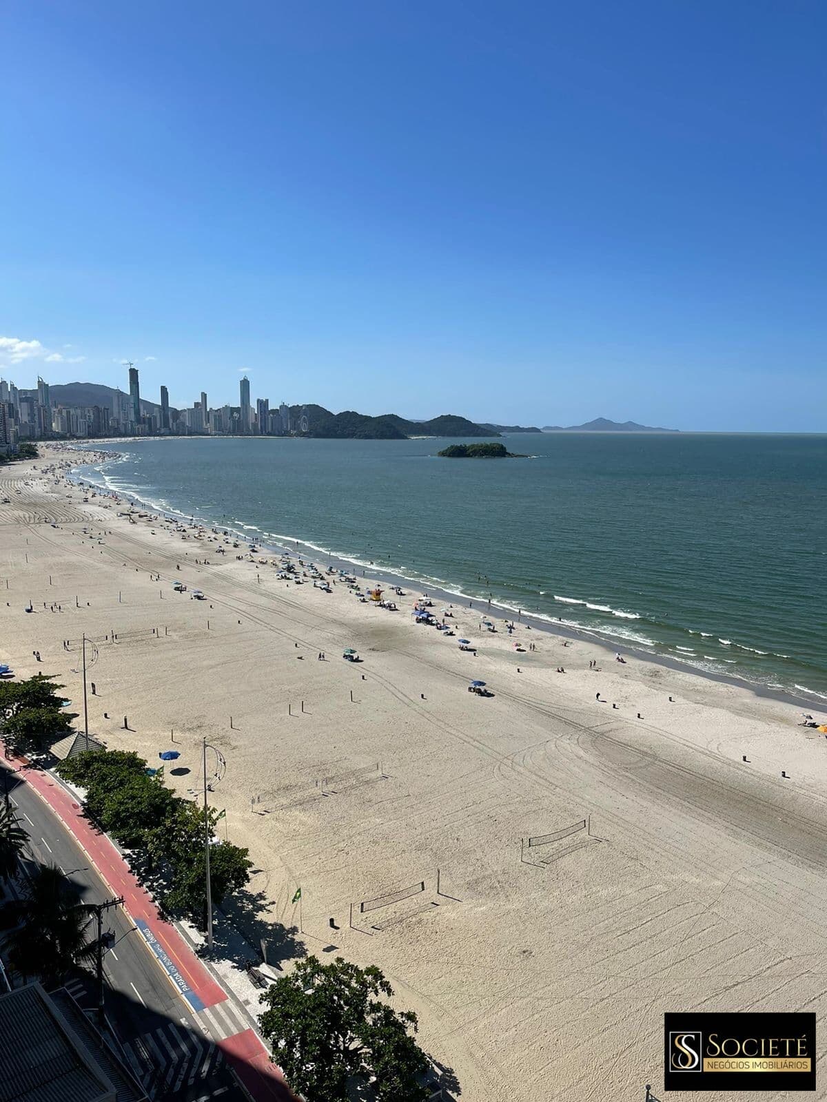 Apartamento Frente Mar à Venda no Edifício Mario Quintana em Balneário Camboriú - SC