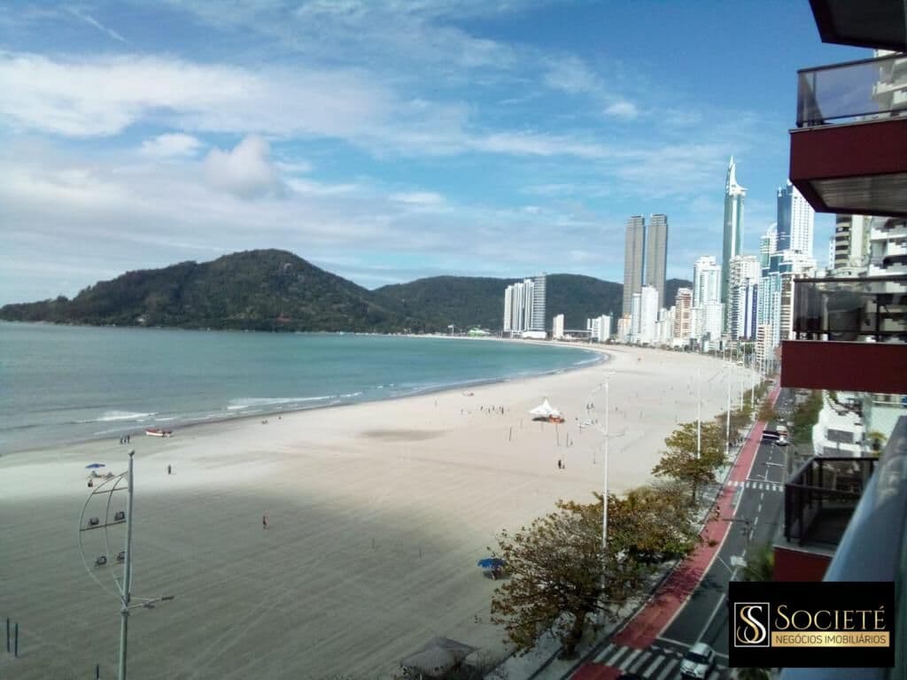 Apartamento Frente Mar à Venda no Edifício Praia do Leme em Balneário Camboriú - SC
