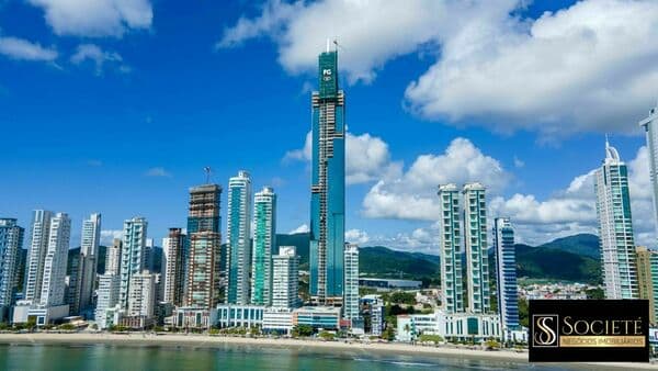 Apartamento à venda no Edifício One Tower em Balneário Camboriú SC