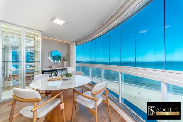 Apartamento Frente Mar à Venda no Edifício Number One em Balneário Camboriú - SC