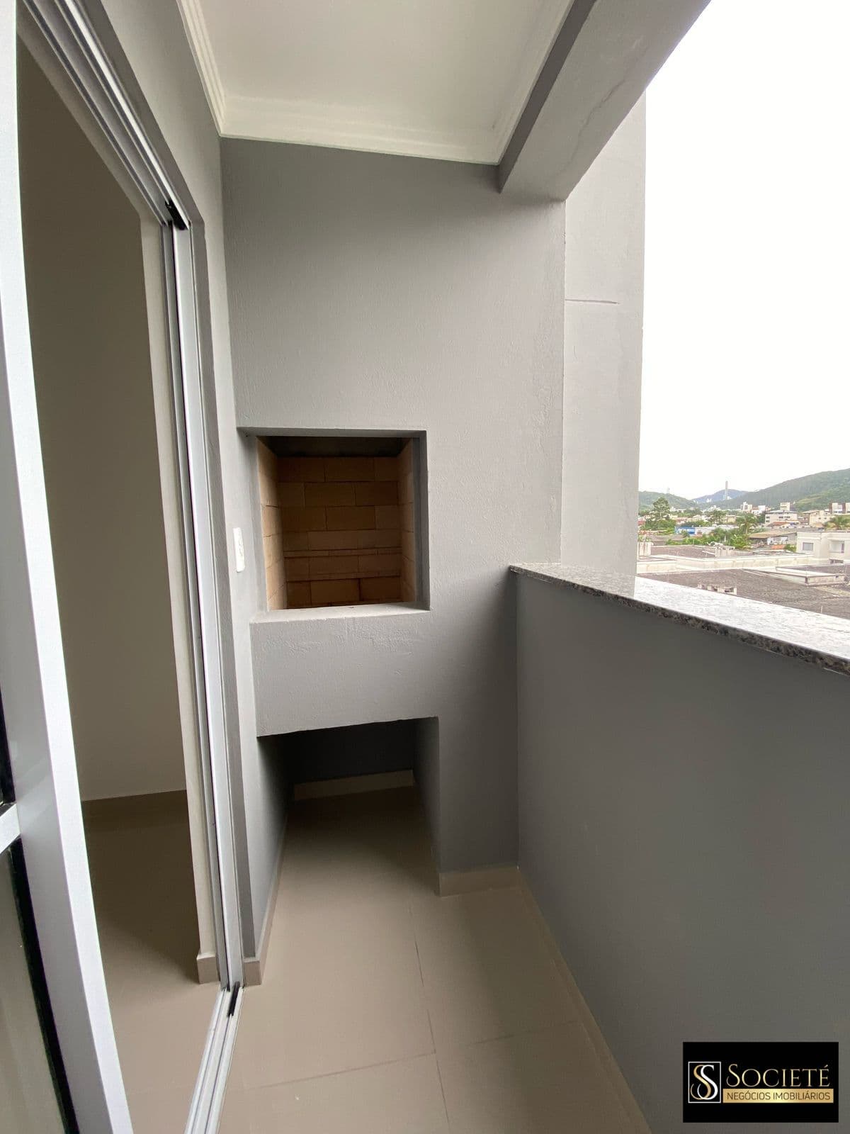 Apartamento à Venda no Condomínio Vivendas do Comendador no Bairro Cedro em Camboriú - SC