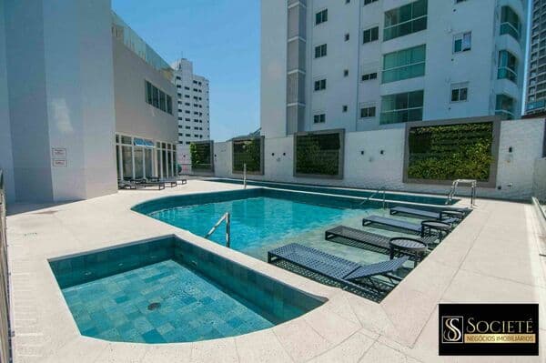 Apartamento Quadra Mar à Venda no Edifício Via Marina em Balneário Camboriú - SC