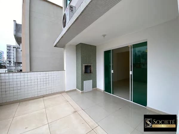 Apartamento Diferenciado à Venda no Edifício Gisele Elis Bairro Nações em Balneário Camboriú - SC