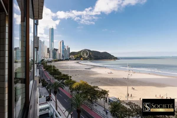 Apartamento Frente Mar para Locação Anual no Edifício Embaixador em Balneário Camboriú