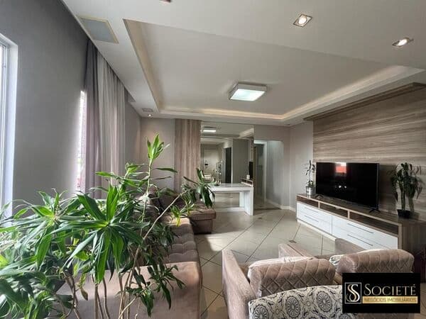 Apartamento Mobiliado no Centro com 04 Dormitórios e 02 Vagas na Rua 1201