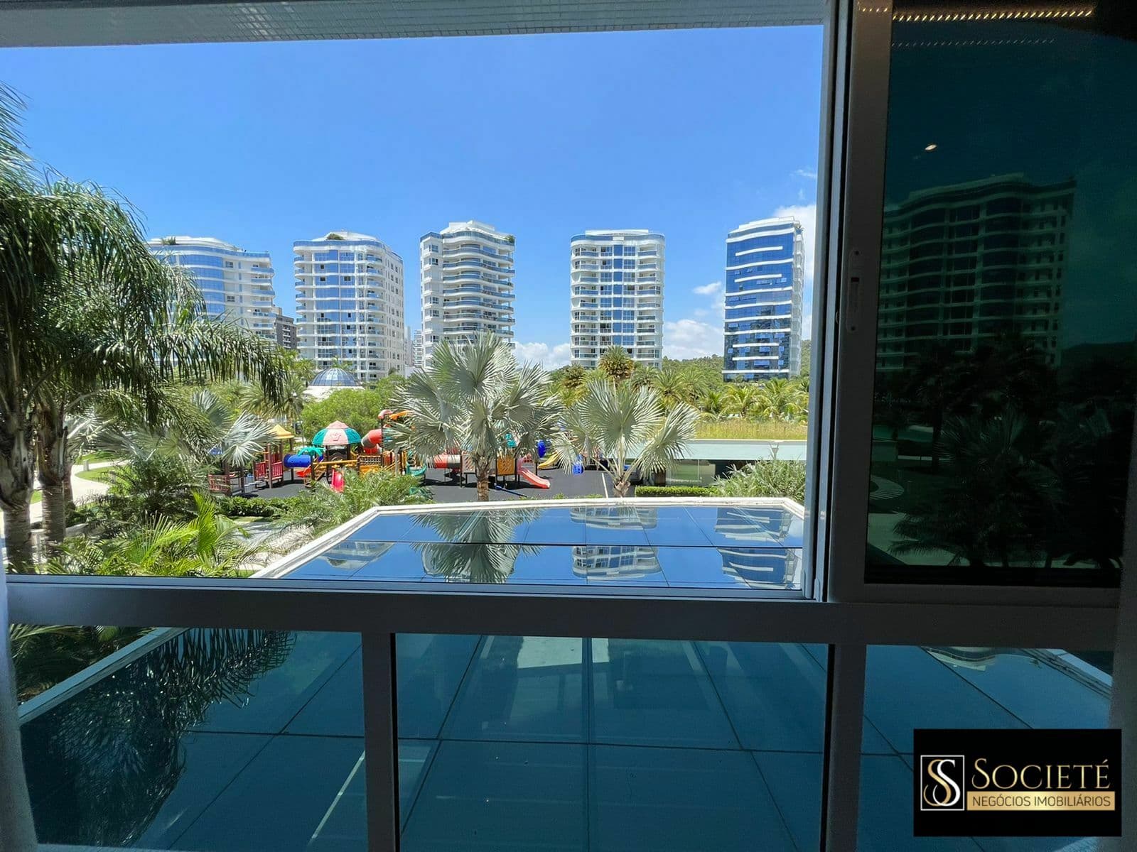 Apartamento à Venda no Brava Home Resort na Praia Brava em Itajaí-SC