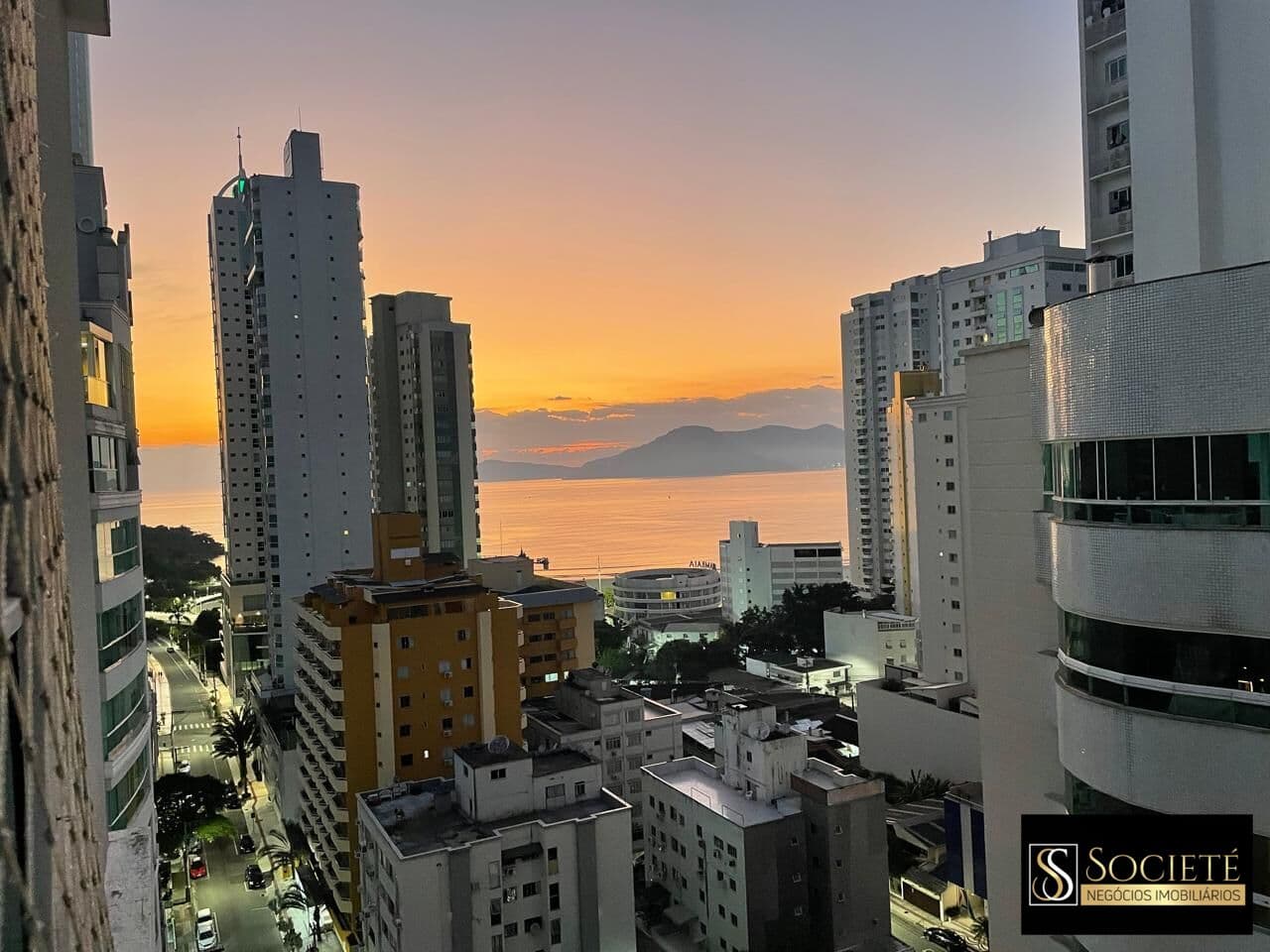 Apartamento em Pioneiros, Balneário Camboriú/SC