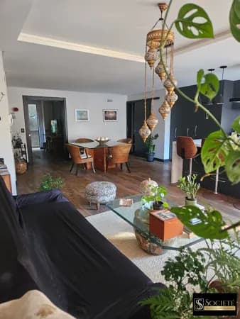 Apartamento Diferenciado à Venda na Praia dos Amores - Balneário Camboriú - SC