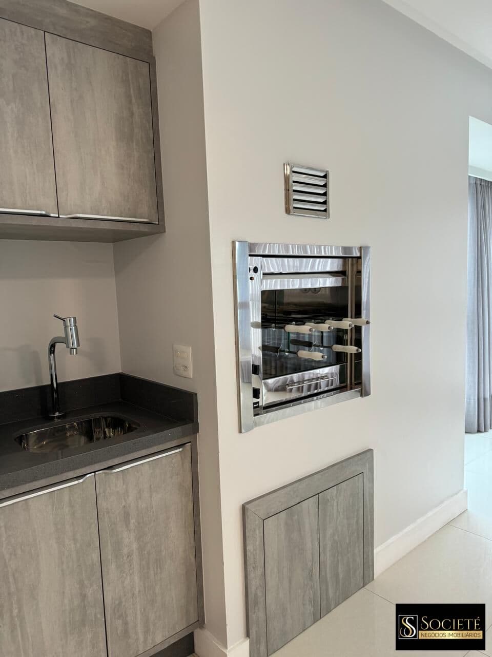 Apartamento Quadra Mar à Venda no Edifício Ilha de Symi em Balneário Camboriú - SC