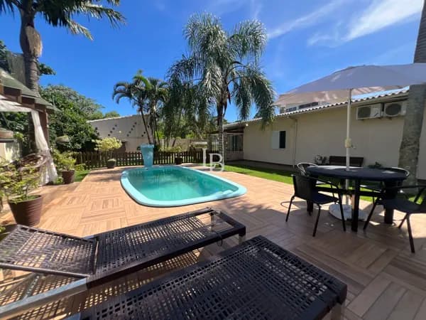 Casa Alto Padrão em Laguna
