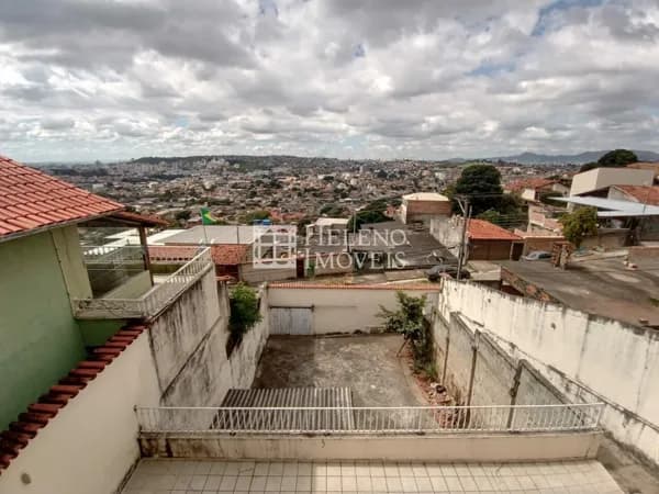 Casa em Belo Horizonte - Novo Glória