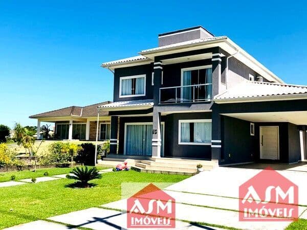 Duplex de Alto Padrão c/ 5 Quartos (Sendo 3 Suítes) em Ubatiba, Maricá - RJ