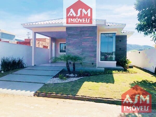Excelente Casa Linear c/ 3 Quartos (Sendo 1 Suíte), Fino Acabamento, em Maricá - RJ
