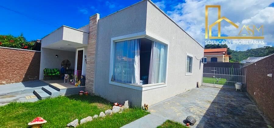 Casa Padrão, com 2 quartos (1 suíte), sala ampla, cozinha americana, varanda na frente…