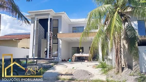 Casa em condomínio, 3 quartos, 2 suítes, 1 dos quartos c/ closet, área gourmet c/ piscina...
