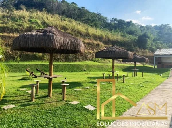 Terreno em Condomínio, com 216 metros. 10 min do Centro de Maricá