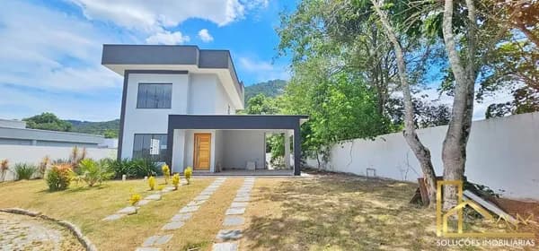 Linda Casa com 3 quartos (2 Suítes), em Condomínio, em Ubatiba - Maricá - RJ
