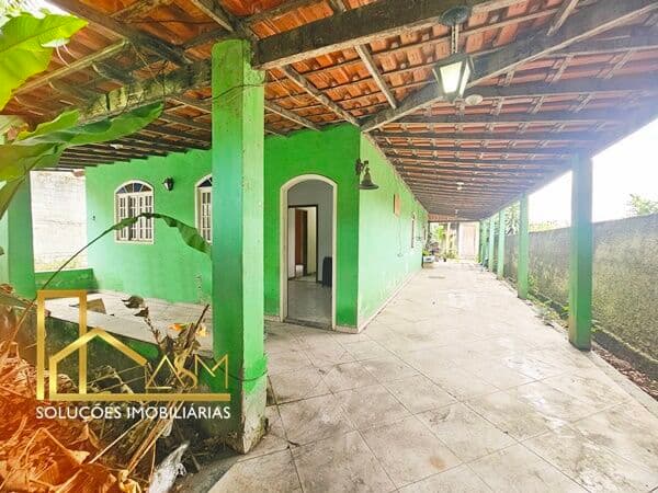 Casa Padrão com 2 Quartos, Quintal Enorme , em Rio do Ouro.