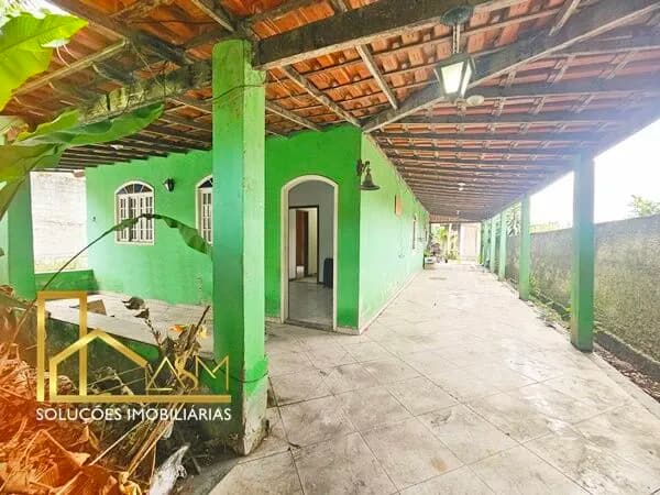 Casa Padrão com 2 Quartos, Quintal Enorme , em Rio do Ouro.
