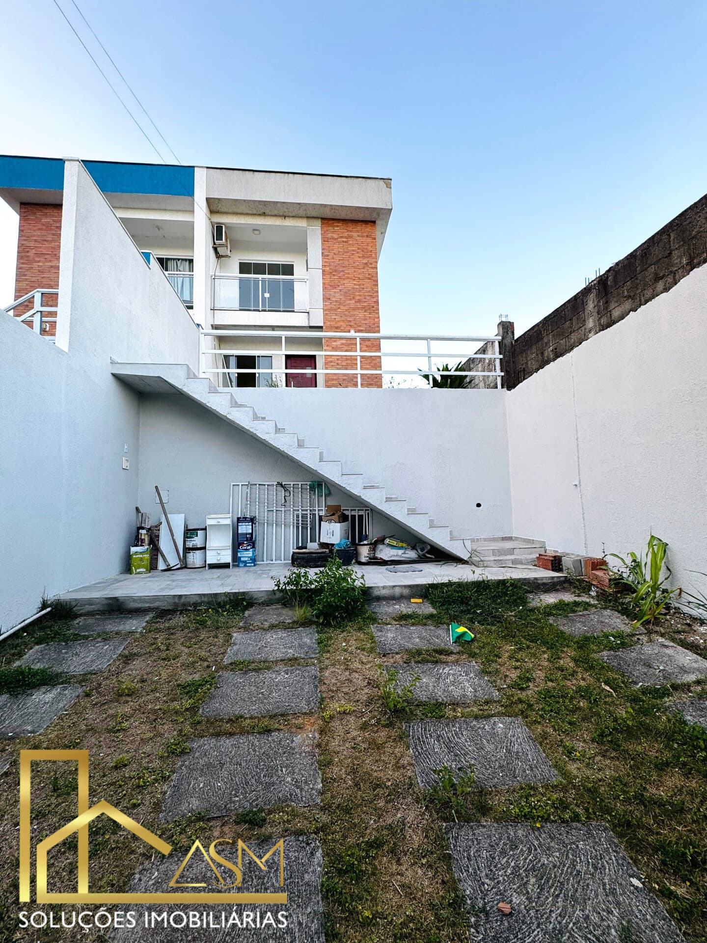 Casa Duplex com 2 suítes (1 sacada), sala ampla, cozinha, varanda…