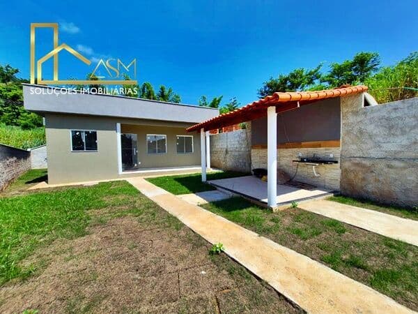 Casa com 2 Quartos (1 Suíte), Varanda Gourmet, Quintal, no Condado de Maricá