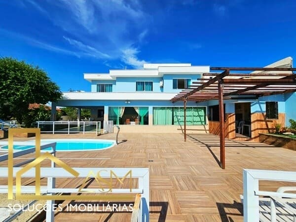 Casa Duplex, c/ 4 (2 Suítes), com Piscina, c/ Vista p / Lagoa em Araçatiba - Maricá - RJ