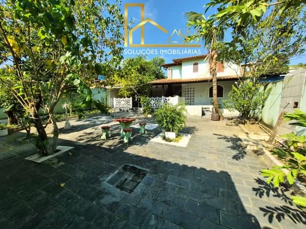 Casa com 4 Quartos (1 Suíte), Espaço Gourmet c/ Churrasqueira, Quintal, Centro de Maricá