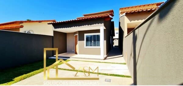 Ótima Casa com 2 Quartos (1 Suíte), Espaço Gourmet c/ Churrasqueira, Quintal, em Jd. Atlântico