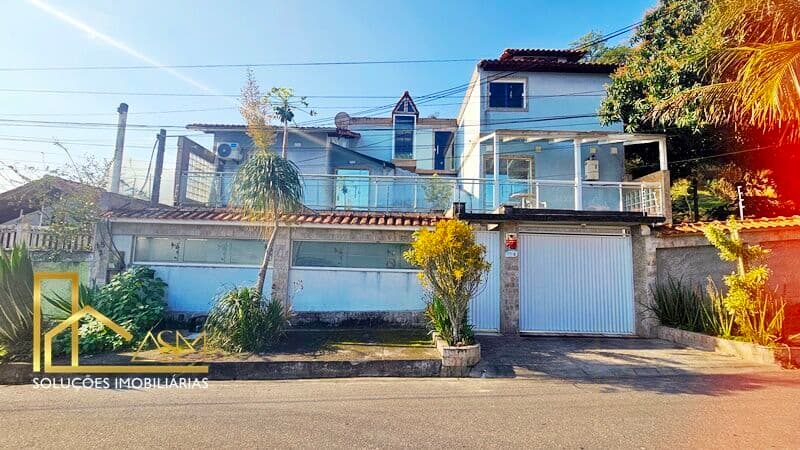 Casa Triplex, com 6 Quartos, Podendo ser Residencial ou Comercial, no Flamengo, Maricá, RJ