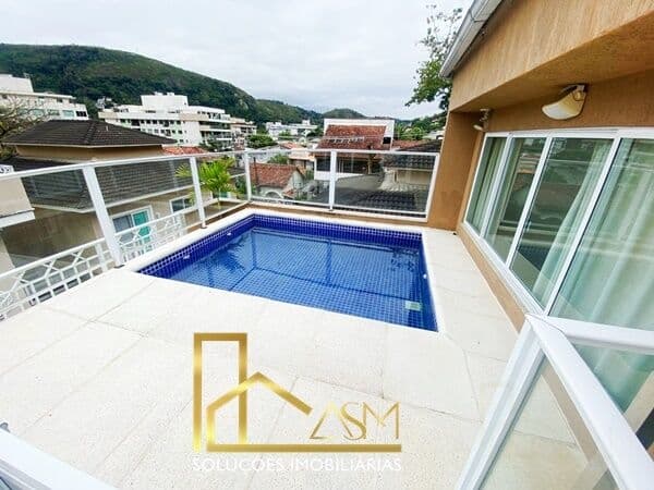Casa Triplex com 4 quartos (2 Suítes, Sendo 1 c/ Closet), Piscina, em São Francisco - Niterói - RJ