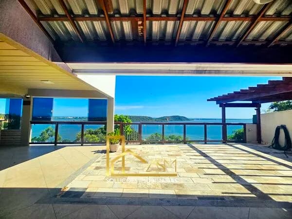Casa Duplex com Vista e Acesso Deslumbrante para a Lagoa, em Marica, RJ