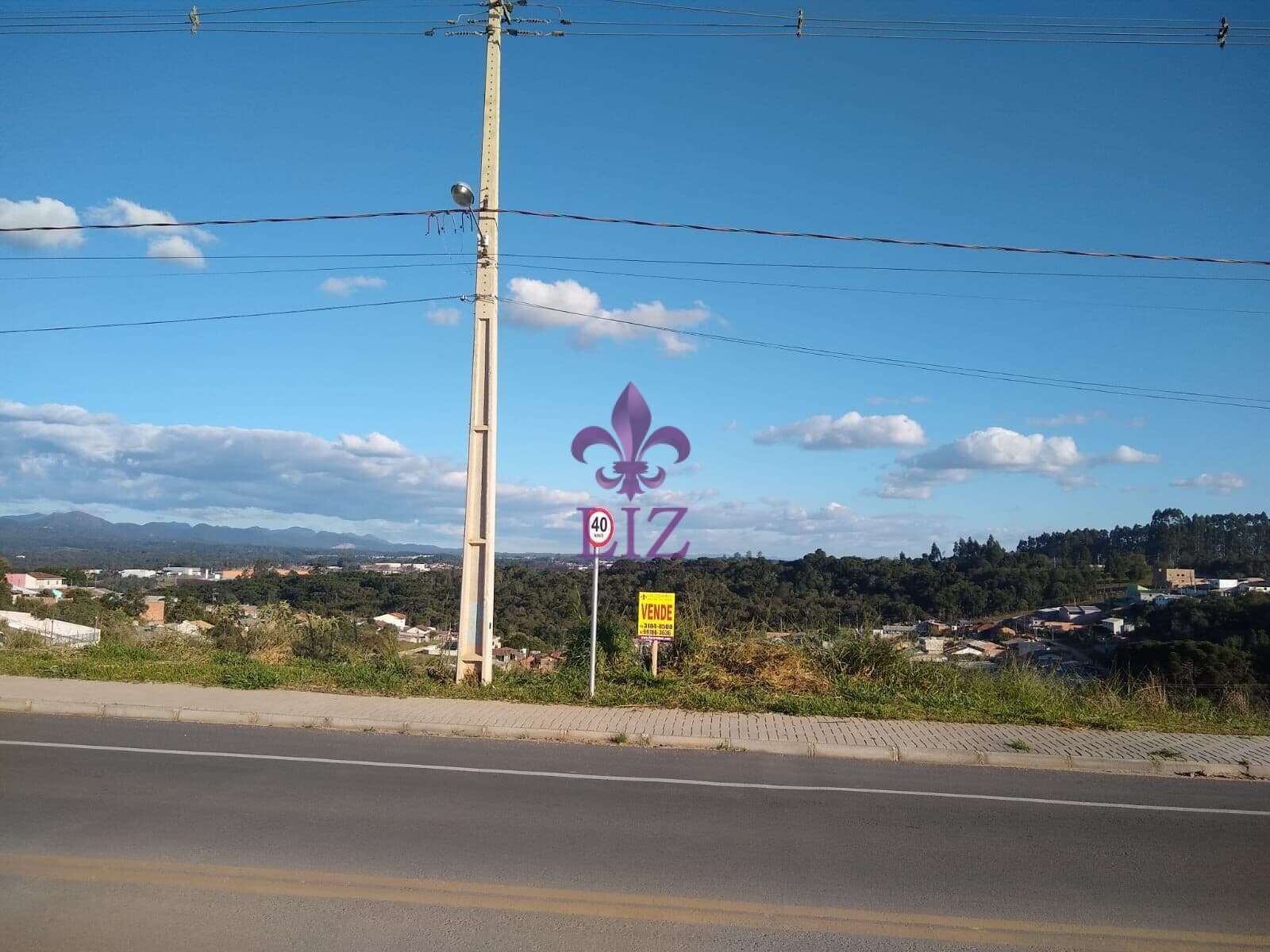 Terreno meio de quadra