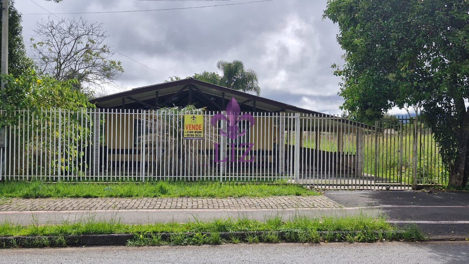 Excelente terreno com casa no Jardim Paulista