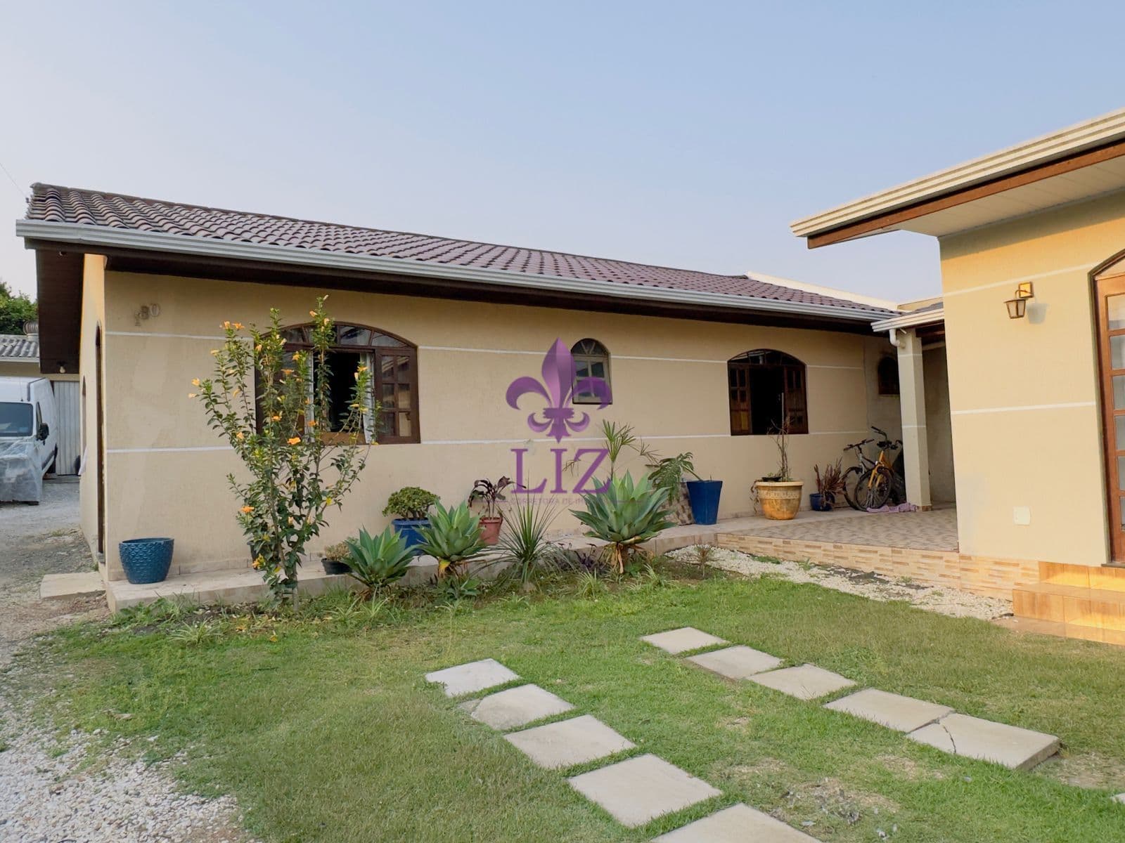 CASA NO BAIRRO JARDIM GRACIOSA, CAMPINA GRANDE DO SUL/PR