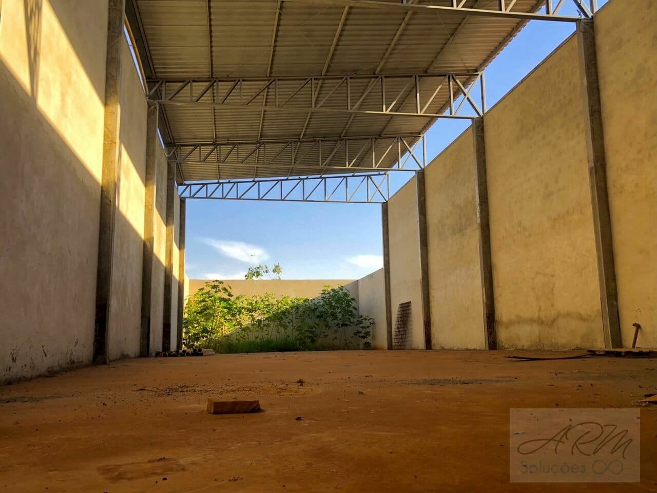 Galpão/Pavilhão Salão Comercial para Venda e Aluguel em Vila Brasil Ribeirão Preto-SP