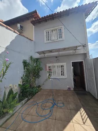 Sobrado em Volta Redonda - Jardim Amália