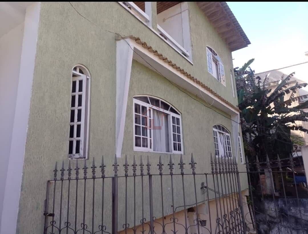 Casa Duplex com 3 quartos sendo 2 suítes no Ano Bom - Barra Mansa