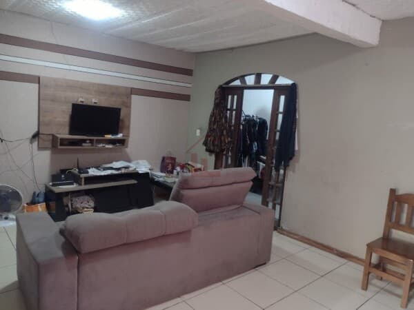 Casa Duplex na principal do bairro!
