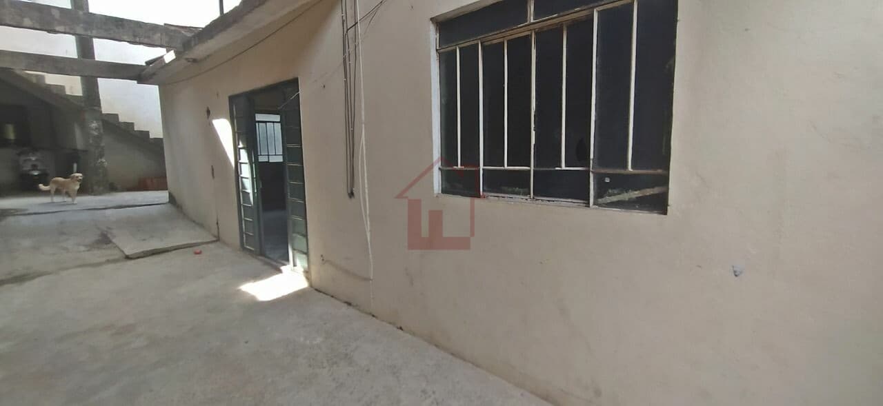 Casa com 3 quartos e terraço!
