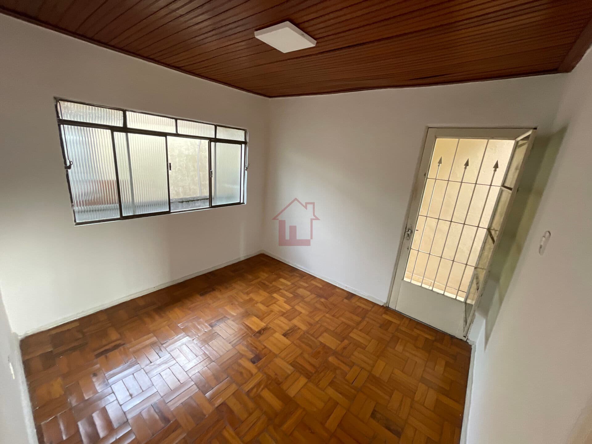 Apartamento de 2 quartos na principal do São Lucas!