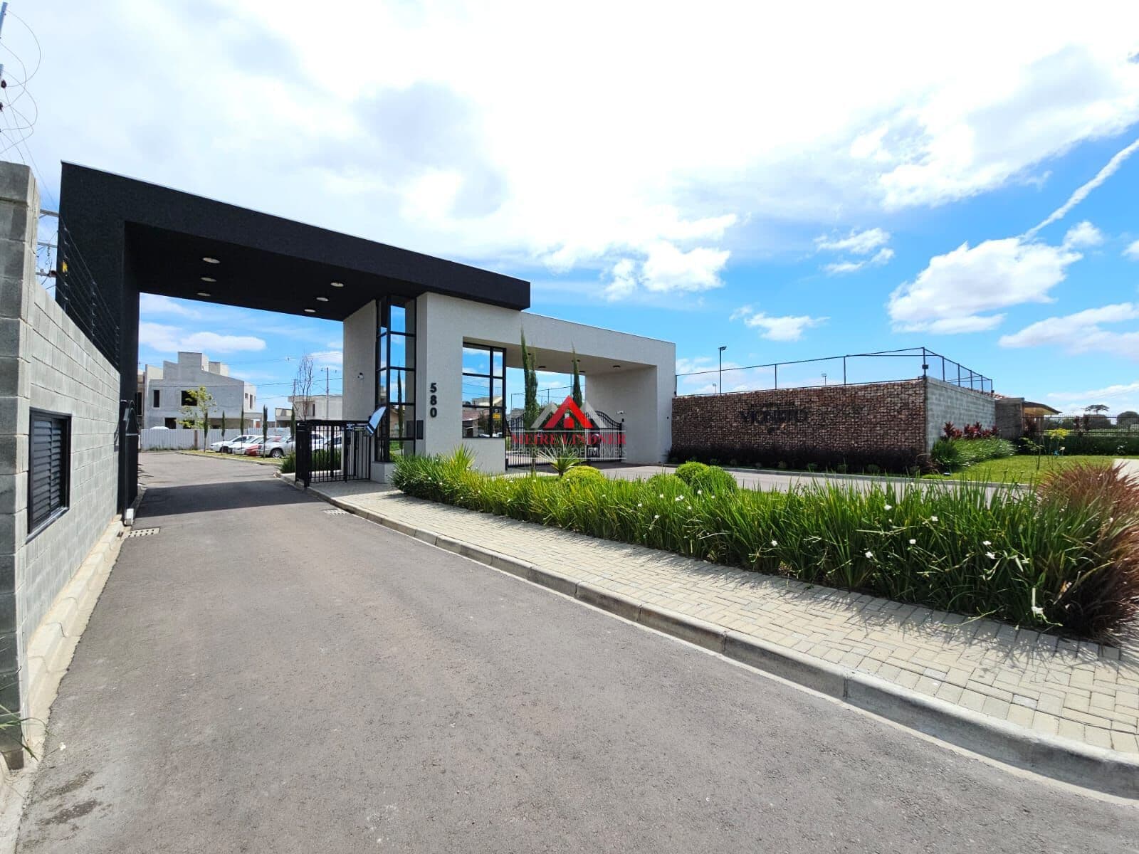 Terreno em Condomínio com 132m² - Costeira - São José dos Pinhais