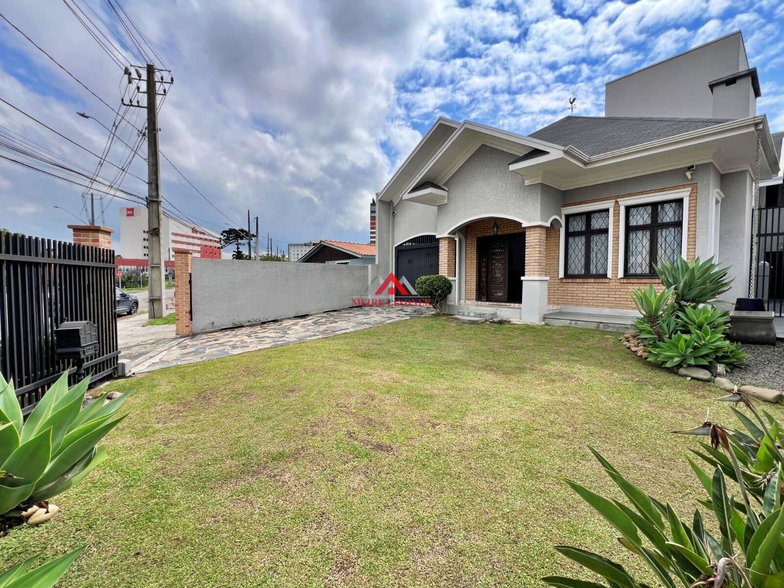 Casa Alto Padrão com 344m² - Águas Belas - São José dos Pinhais