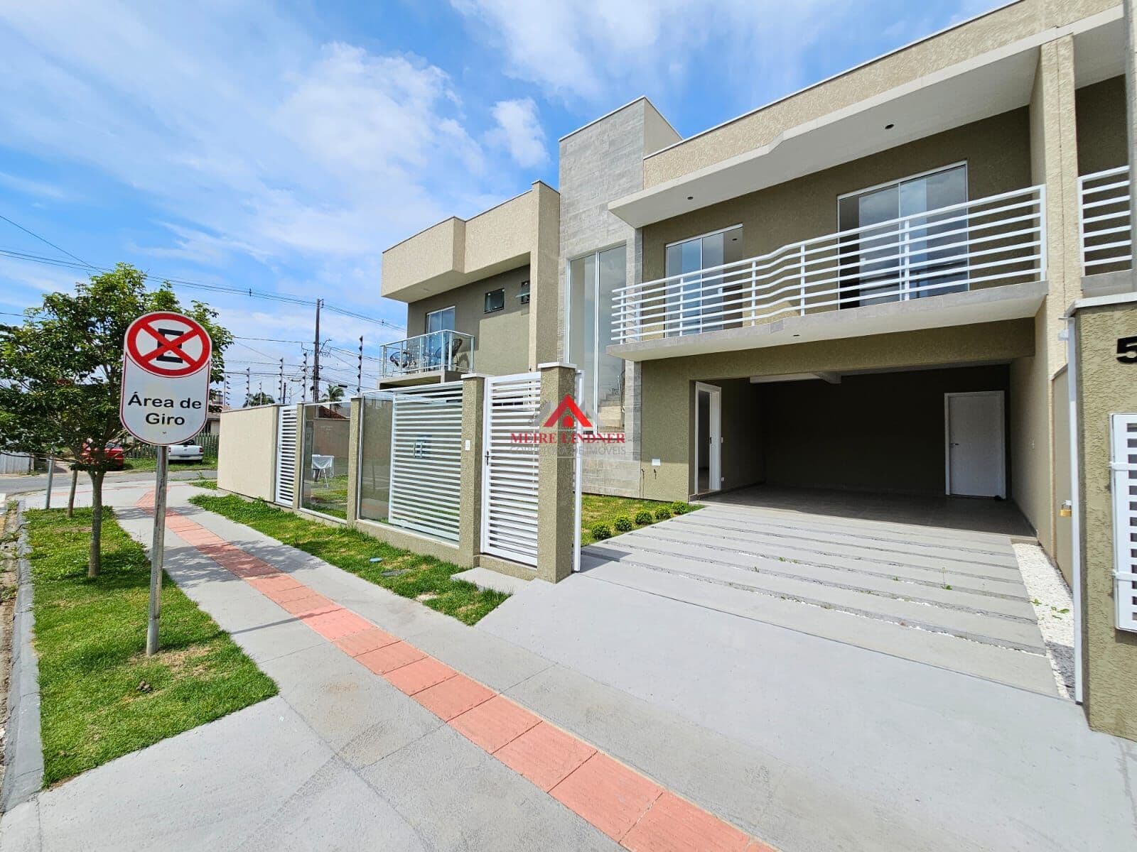 Sobrado 03 Dormitórios e 1 suíte, com 150m² à venda - Cidade Jardim - São José dos Pinhais
