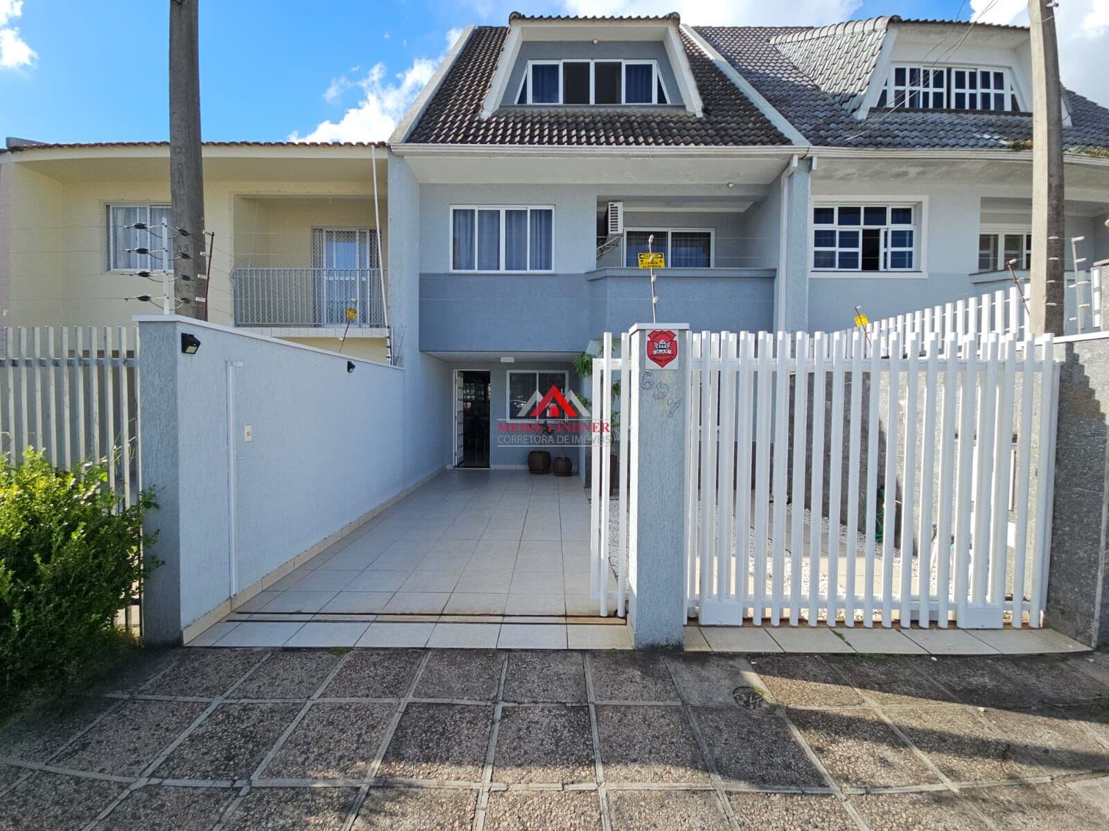 Sobrado 04 Dormitórios sendo 1 suíte com 171m² - Ouro Fino - São José dos Pinhais.
