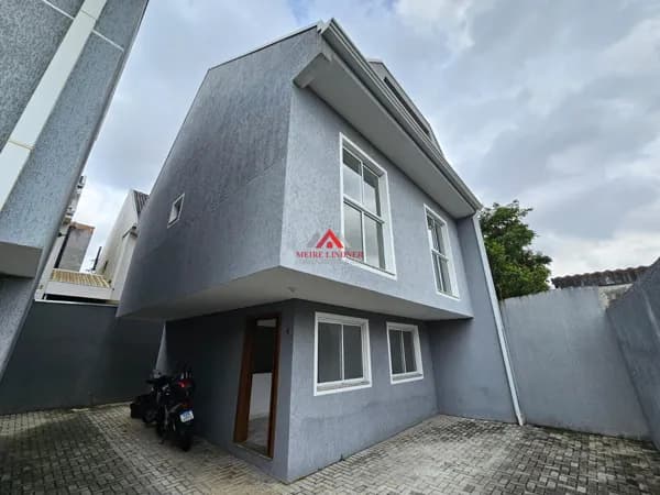 Sobrados 03 Dormitórios e 1 suíte com 135m² - Xaxim - Curitiba.