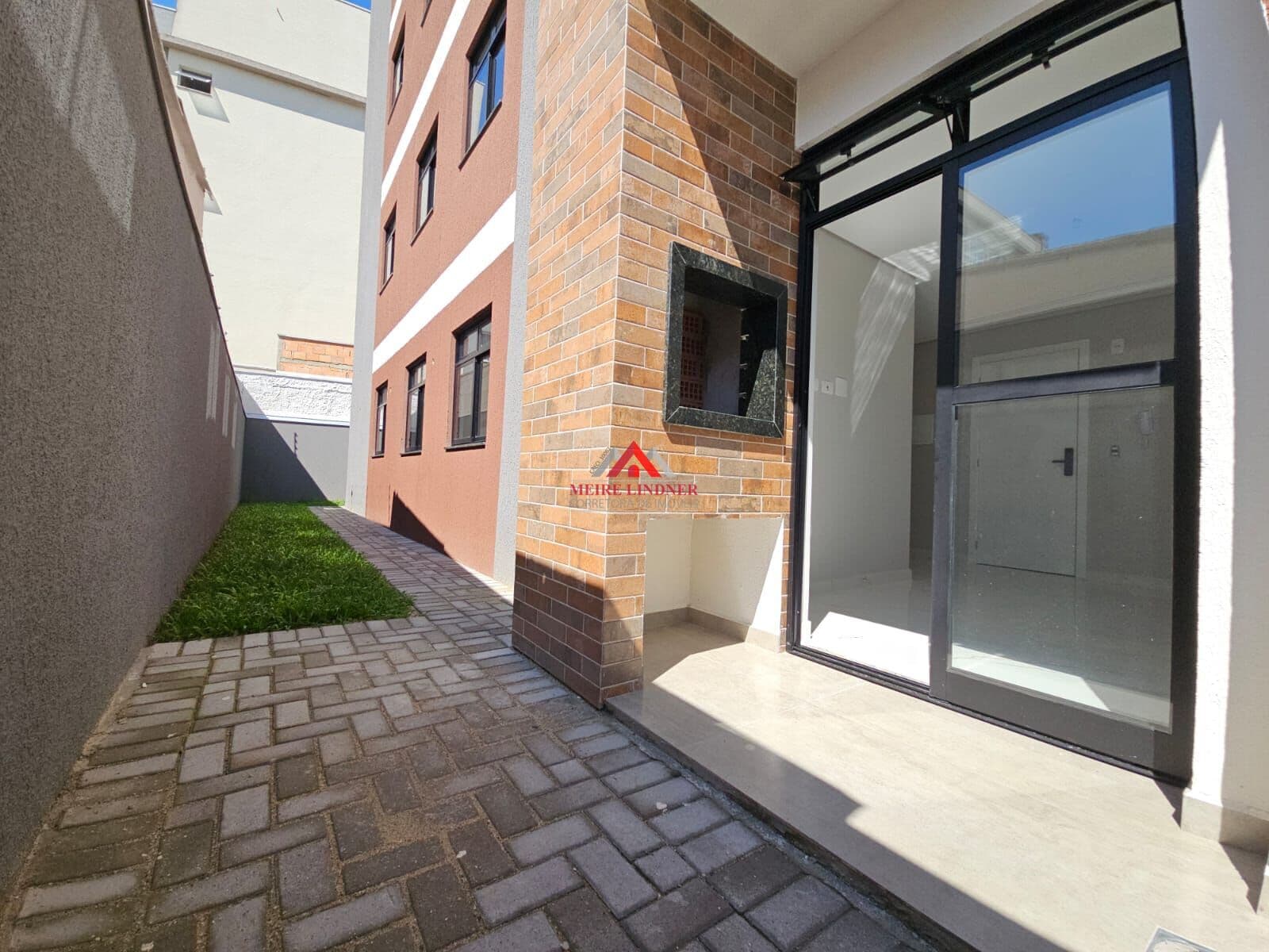 Apartamento Garden 03 dormitórios e 1 suíte com 102m² Total - São Cristovão - São José dos Pinhais.