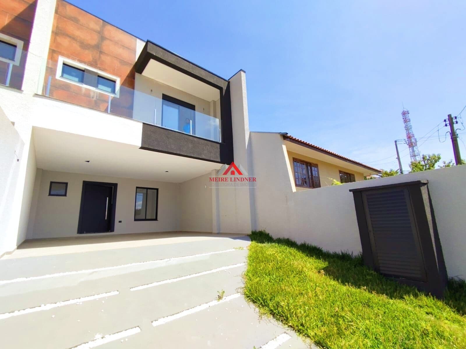 Sobrado Alto padrão com 3 Suítes à venda, 192 m² por R$ 1.390.000 - Aristocrata - São José dos Pinhais/PR