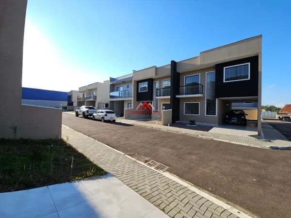 Sobrado 03 Dormitórios com 1 suíte 135m² - Ouro Fino - São José dos Pinhais.