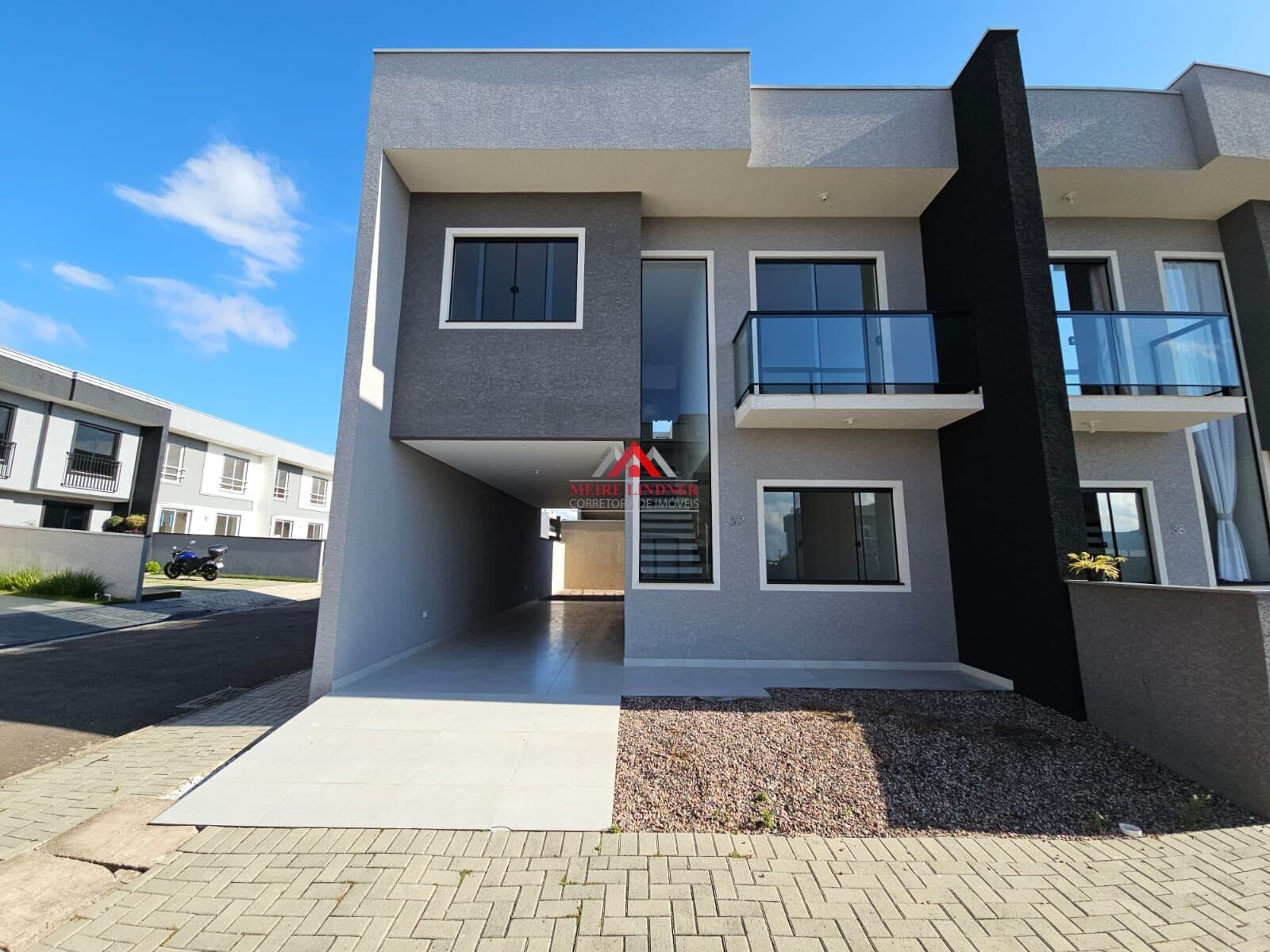 Sobrado 03 Dormitórios com 1 suíte 140m² - Ouro Fino - São José dos Pinhais.